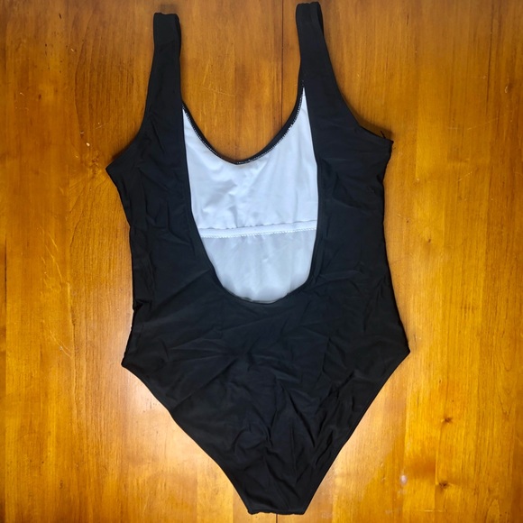 Black Open Back Cheeky One Piece Swimsuit Sz Med - Picture 2 of 5